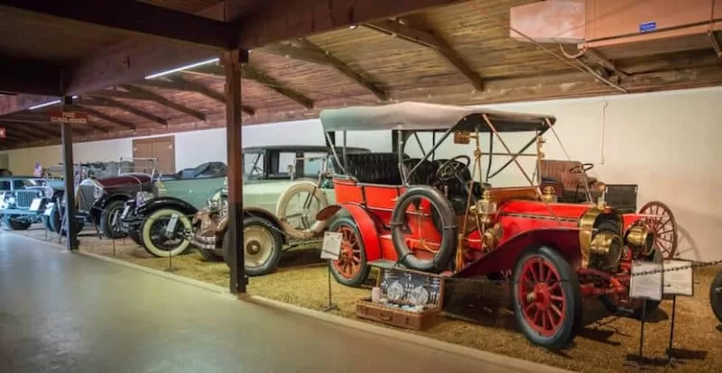 Vintage-car-display-Sarasota-Classic-Car-Museum