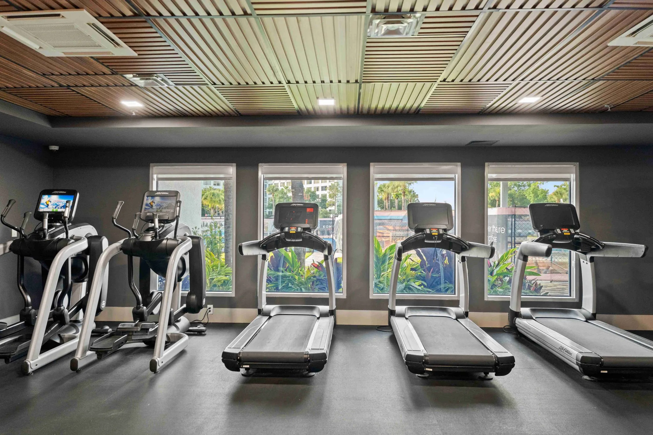 Kompose Boutique Resort at Theme Parks — photo 43 of 60
